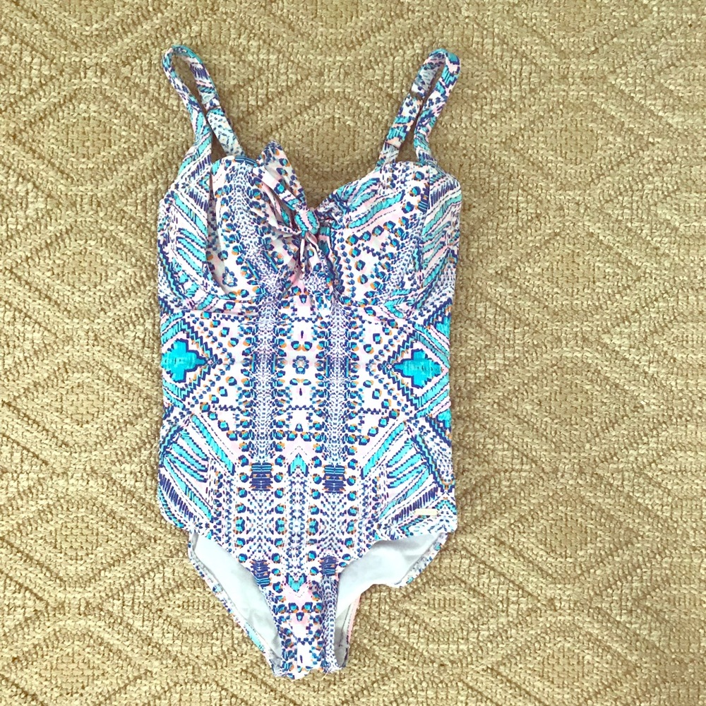 Beautiful print with amazing details Bathing Suit